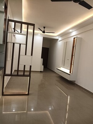 Room in 2 BHK Apartment at Suncity Avenue 76, Sector 76 – for Sale