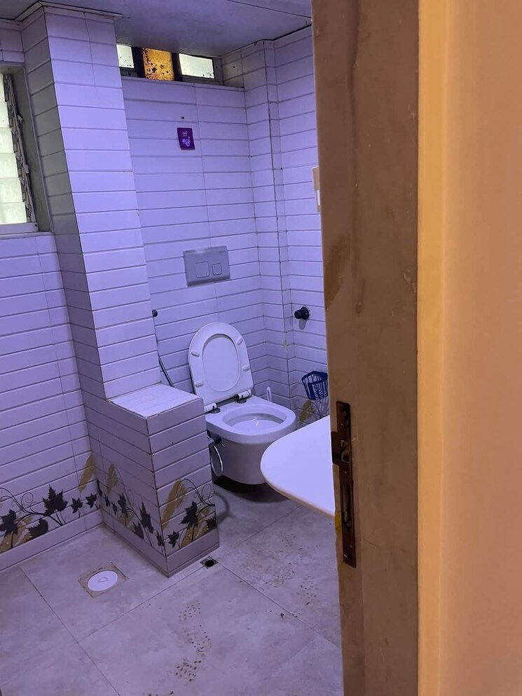 Bathroom, andheri west 1 Bedroom 380 Sq.Ft. Apartment In Andheri West Mumbai 8583748