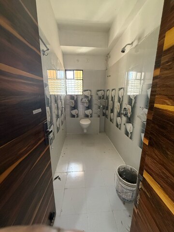 Attached Bathroom in 3 BHK Apartment at Morabadi – for Rent