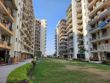3 BHK Apartment For Sale in Hewo Apartments, Sector 65