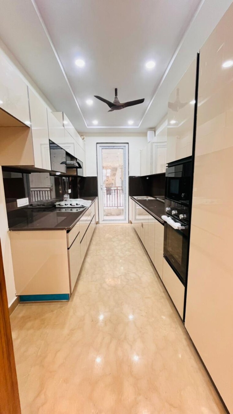 Kitchen, bestech-central-square 3 Bedroom 204 Sq.Yd. Builder Floor In Sector 56 Gurgaon 8583915