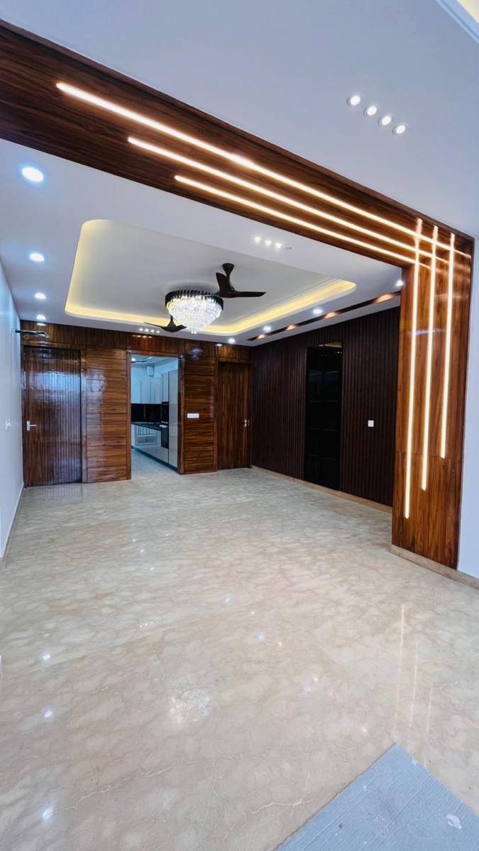 3 BHK + Pooja Room,Servant Room,Study Room Builder Floor For Sale in Bestech Central Square