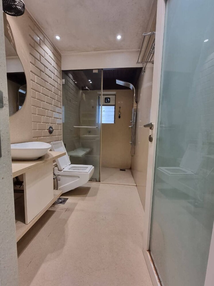 Bathroom, juhu-scheme 4 Bedroom 2700 Sq.Ft. Apartment In Juhu Mumbai 8583912