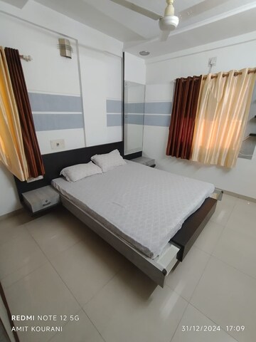 Bedroom in 3 BHK Apartment at Navrangpura – for Rent