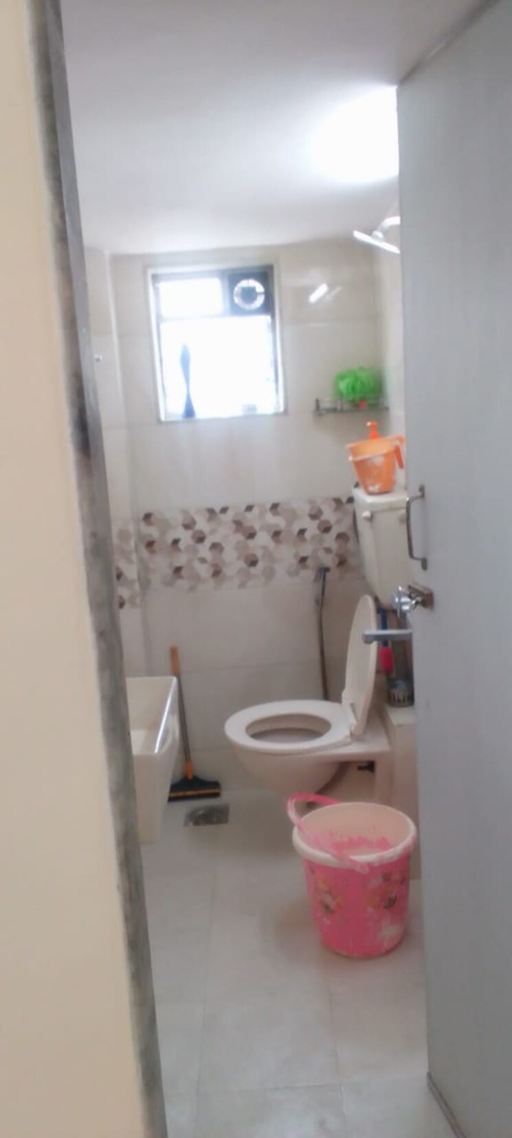 Attached Bathroom, andheri east 1 Bedroom 450 Sq.Ft. Apartment In Andheri East Mumbai 8583948