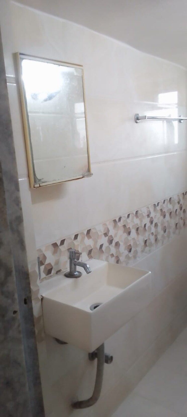Bathroom, andheri east 1 Bedroom 450 Sq.Ft. Apartment In Andheri East Mumbai 8583948
