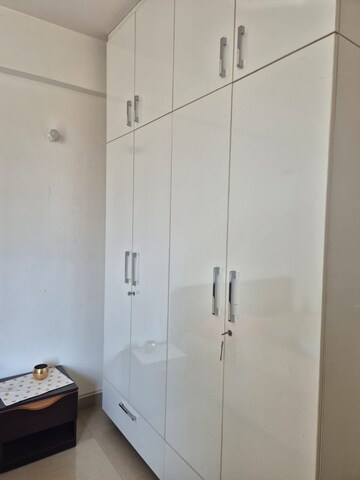 Furnished Amenities in 3 BHK Apartment at Emaar Emerald Estate, Sector 65 – for Rent