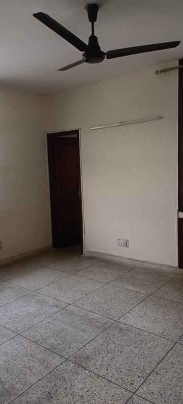 1 RK Builder Floor For Rent in Hari Nagar Ashram