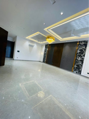 Room in 4 BHK Builder Floor at M3M Atrium, Golf Course Extension – for Sale