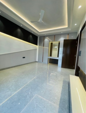 Room in 4 BHK Builder Floor at M3M Atrium, Golf Course Extension – for Sale