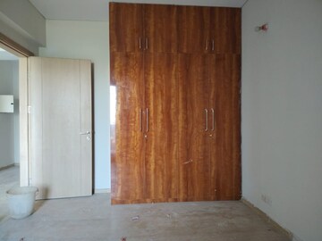 Room in 3 BHK Apartment at Sidhartha NCR One, Sector 95 – for Rent