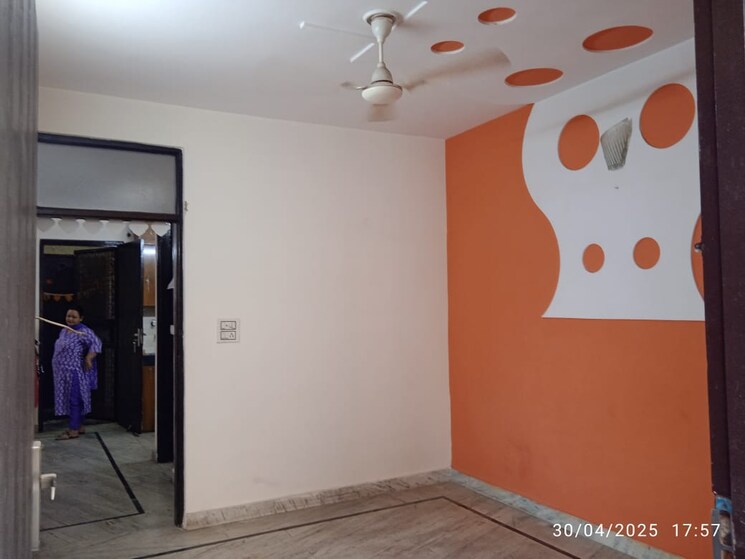 Room, nawada 3 Bedroom 1000 Sq.Ft. Builder Floor In Nawada Delhi 8584015