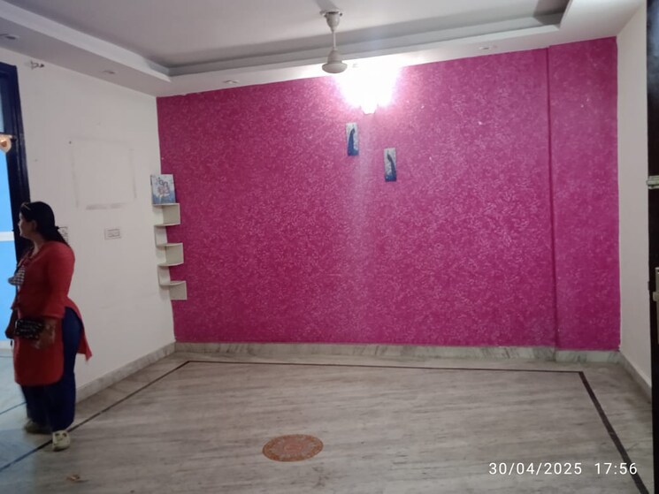 Room, nawada 3 Bedroom 1000 Sq.Ft. Builder Floor In Nawada Delhi 8584015