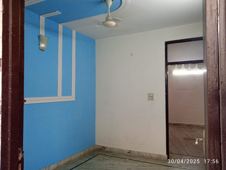 Room, nawada 3 Bedroom 1000 Sq.Ft. Builder Floor In Nawada Delhi 8584015