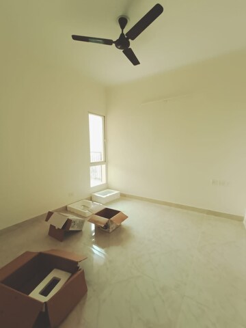 Room in 3 BHK Apartment at Gaurs Siddhartham, Siddharth Vihar – for Sale