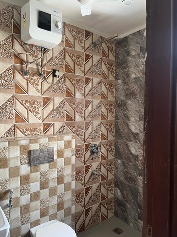 Bathroom in 4 BHK Villa at DLF Garden Villas, Sector 43 – for Rent