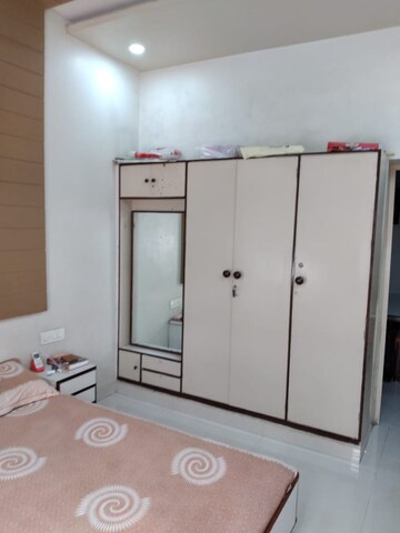 Room in 3 BHK Apartment at Usmanpura – for Rent