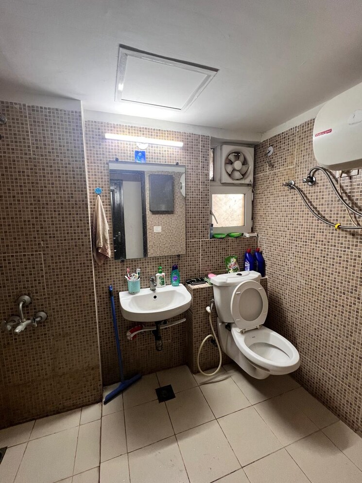 Master Bedroom, 3c-lotus-zing 3 Bedroom 1600 Sq.Ft. Apartment In Sector 168 Noida 8584076