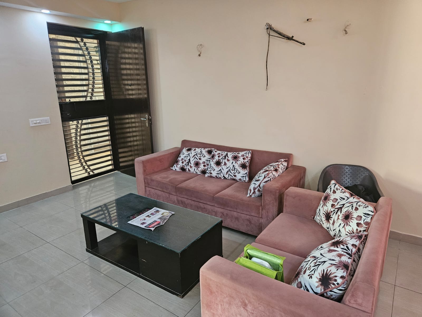 3 BHK + Servant Room 1600 Sq.Ft. Apartment in 3C Lotus Zing