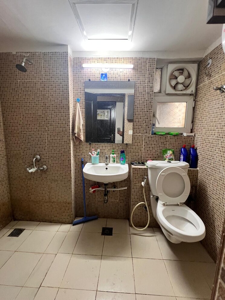 Master Bedroom, 3c-lotus-zing 3 Bedroom 1600 Sq.Ft. Apartment In Sector 168 Noida 8584076