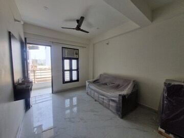 Living Room in 1 BHK Builder Floor at Sector 69 – for Rent