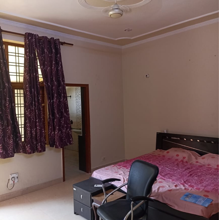 Bedroom, sector 92 4 Bedroom 2500 Sq.Ft. Builder Floor In Sector 92 Noida 8584078