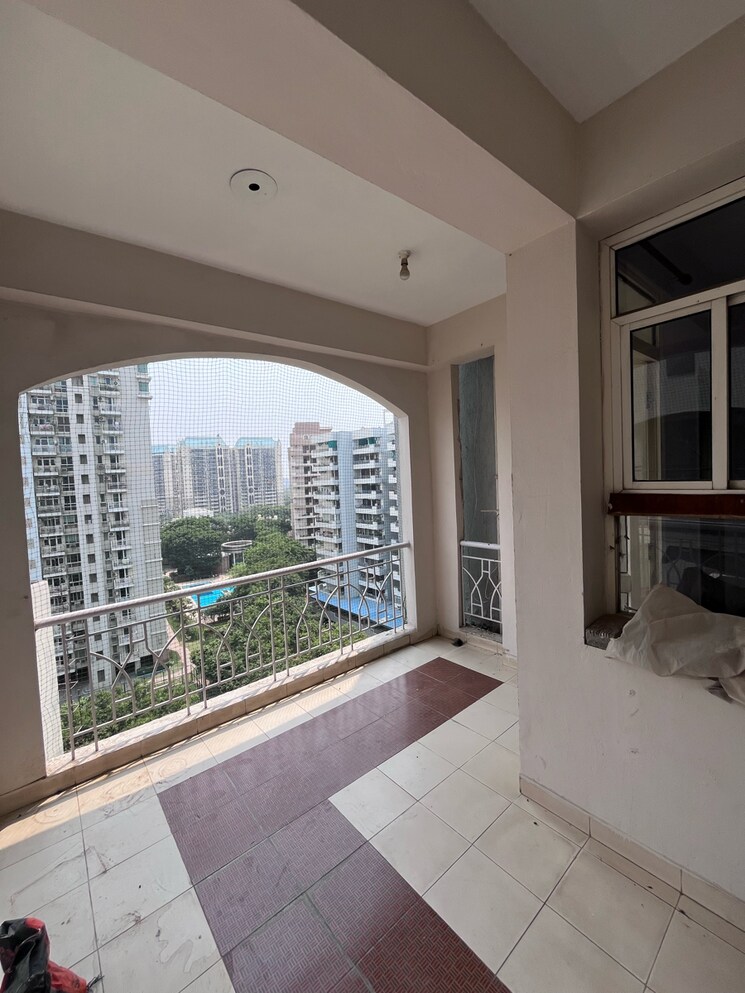 Balcony, hamlin-apartment 3 Bedroom 2100 Sq.Ft. Apartment In Golf Course Road Gurgaon 8584110