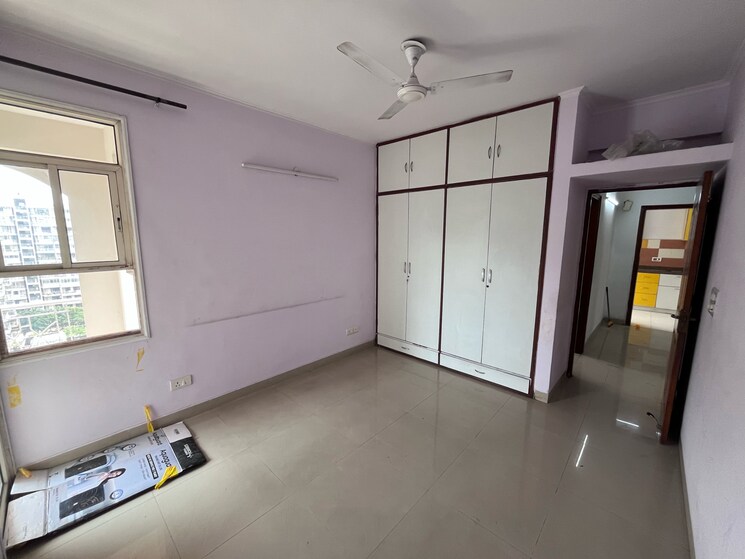 Room, hamlin-apartment 3 Bedroom 2100 Sq.Ft. Apartment In Golf Course Road Gurgaon 8584110