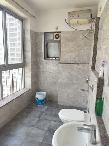 1 BHK Apartment For Rent in Amanora Future Towers, Hadapsar