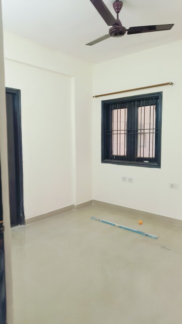 Room in 2.5 BHK Apartment at RPS Savana, Sector 88 – for Rent
