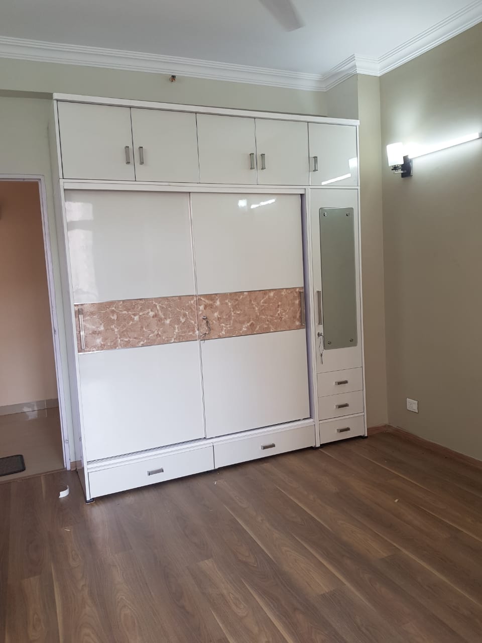 3.5 BHK + Servant Room Apartment For Rent in Raheja Vedaanta