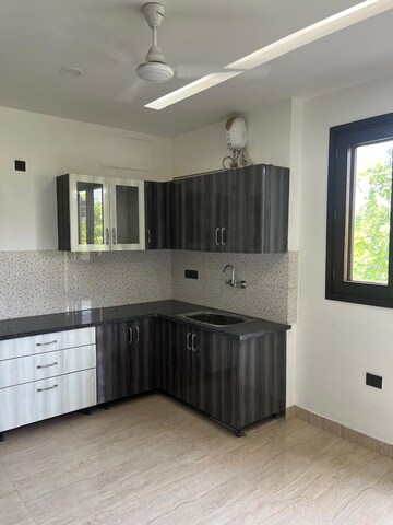 Kitchen in 4 BHK Villa at DLF Garden Villas, Sector 43 – for Rent