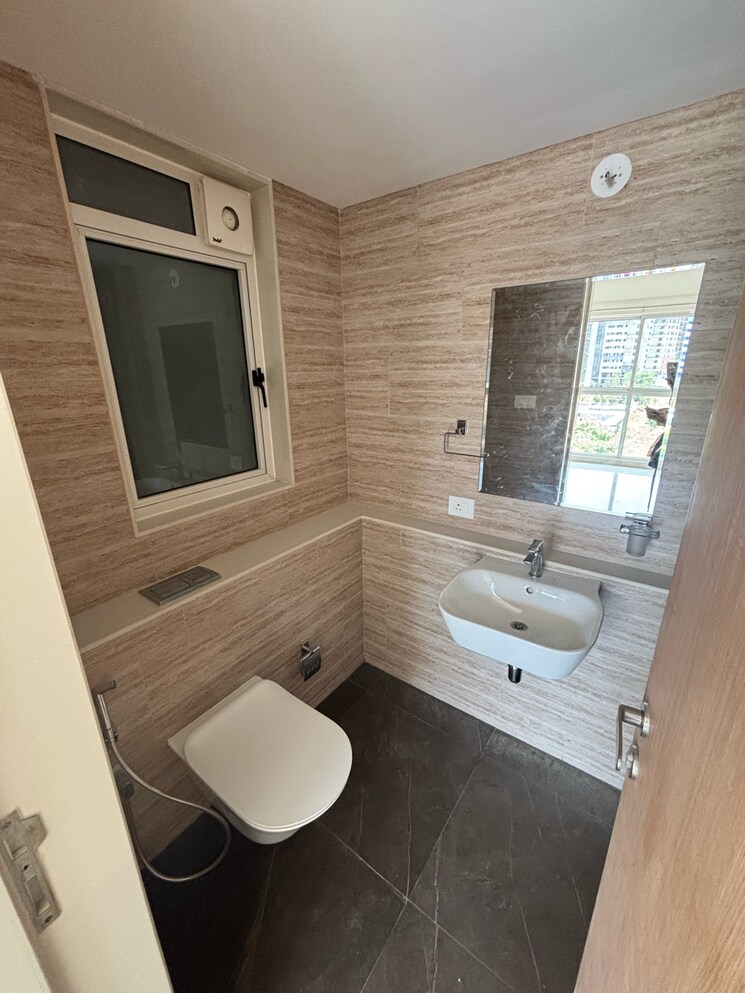 Bathroom, lodha-bella-vita 3 Bedroom 1005 Sq.Ft. Apartment In Mohammadwadi Pune 8584367