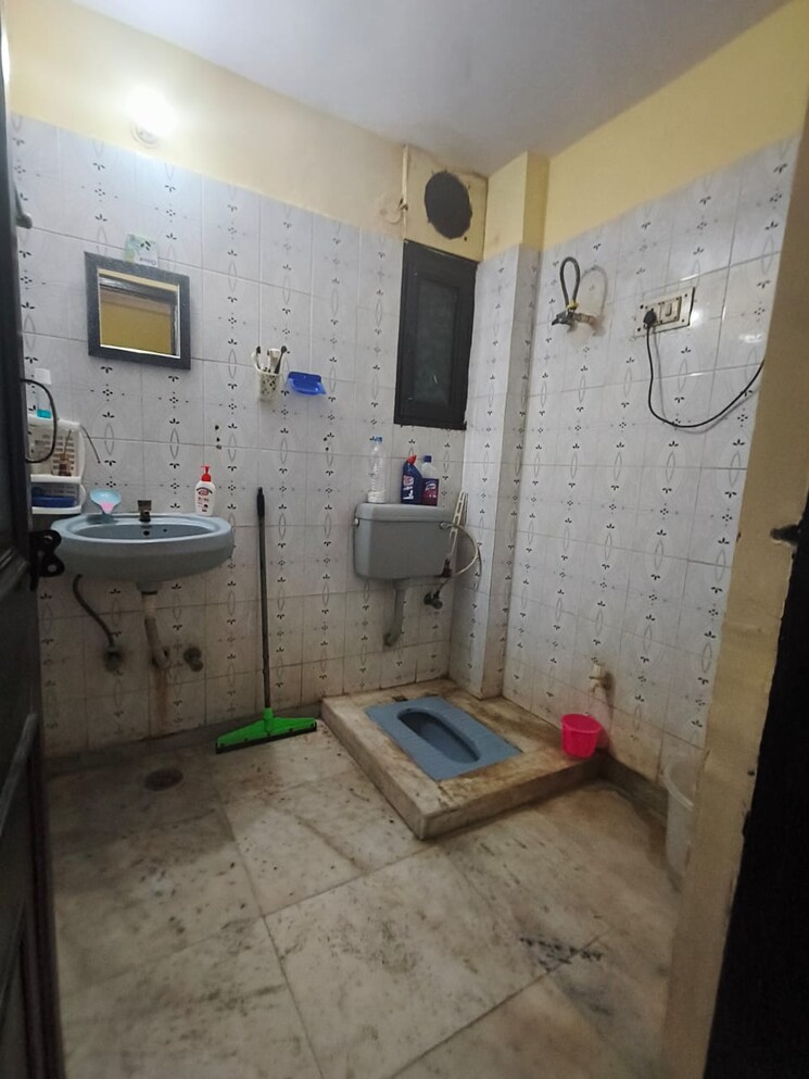 Bathroom, sector 1 vaishali 1 Bedroom 570 Sq.Ft. Builder Floor In Sector 1 Vaishali Ghaziabad 8584365