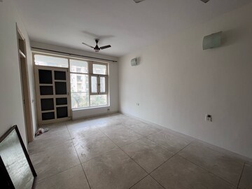 Room in 4 BHK Apartment at Tarika CGHS, Sector 43 – for Rent