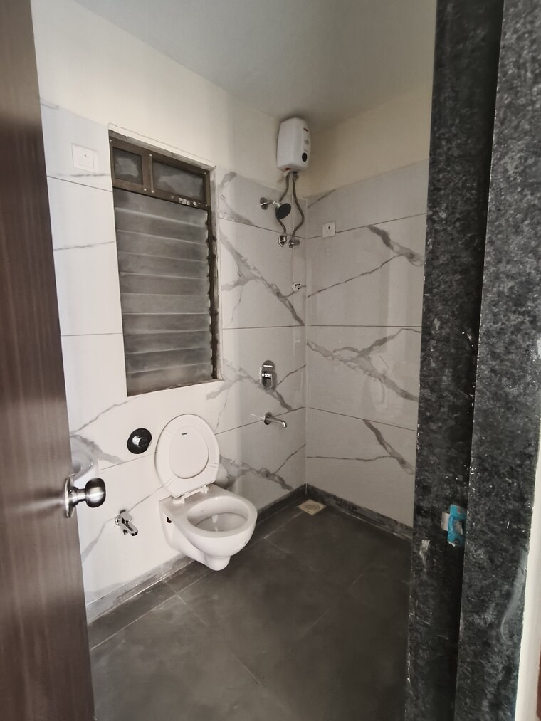 Bathroom, raunak-city 1 Bedroom 660 Sq.Ft. Apartment In Kalyan West Thane 8584444
