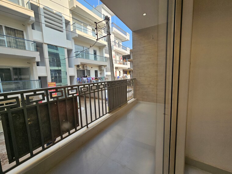 Balcony, pir machalla 3 Bedroom 128 Sq.Yd. Apartment In Pir Machalla Zirakpur 8584442