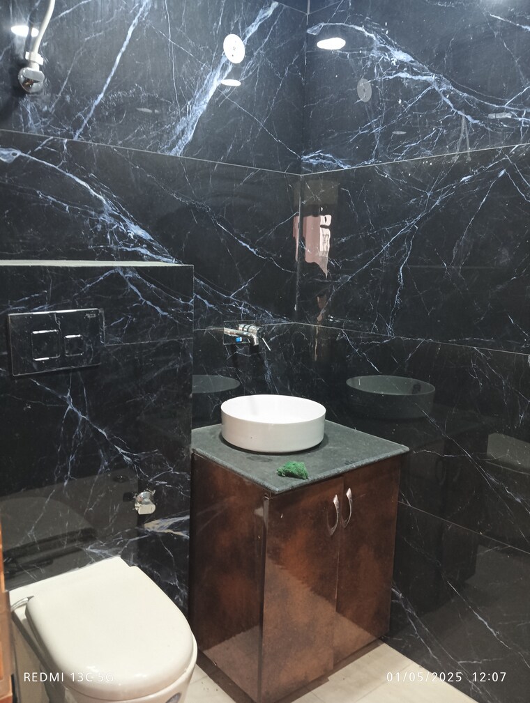 Bathroom, shalimar garden 2 Bedroom 900 Sq.Ft. Builder Floor In Shalimar Garden Ghaziabad 8584460