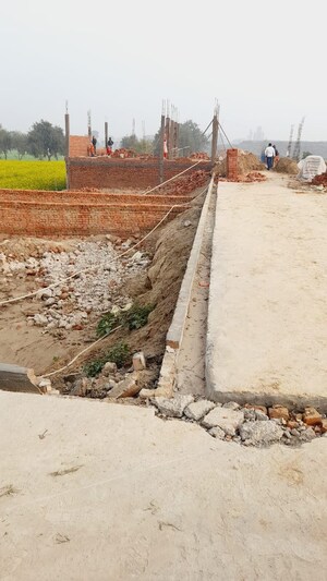 Plot Area in  Plot at Kalindi Kunj – for Sale