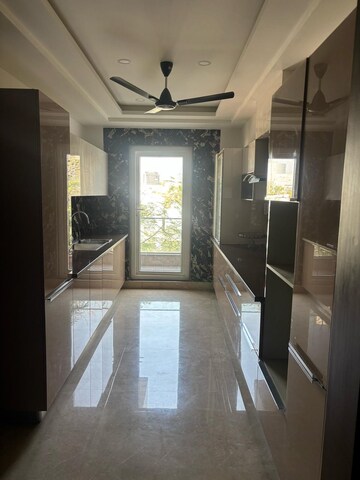 Building Lobby in 3 BHK Builder Floor at Sector 25 – for Rent