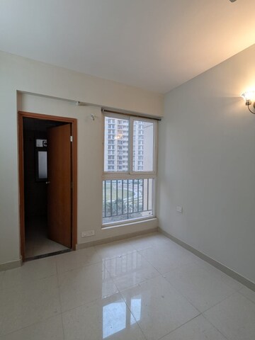 Room in 3 BHK Apartment at Tata Eureka Park, Sector 150 – for Rent
