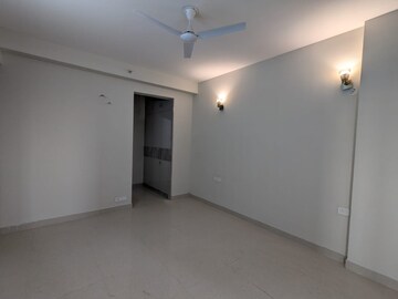 Room in 3 BHK Apartment at Tata Eureka Park, Sector 150 – for Rent