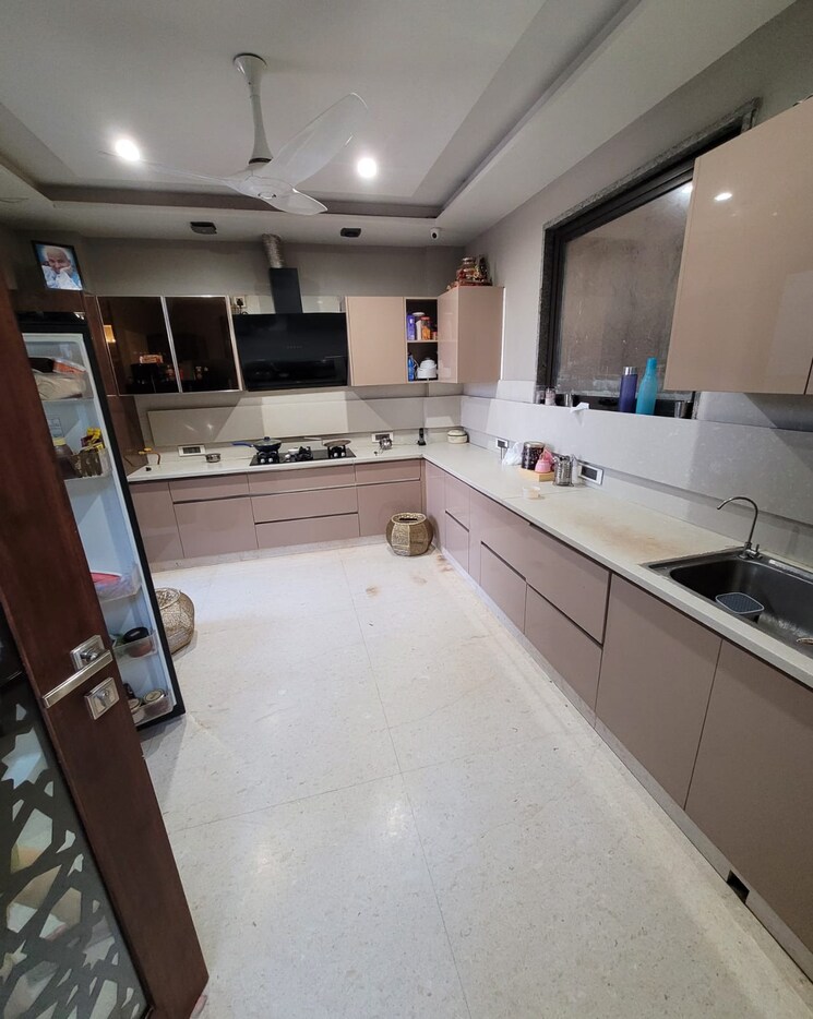Kitchen, kirti nagar 5 Bedroom 500 Sq.Yd. Builder Floor In Kirti Nagar Delhi 8584530