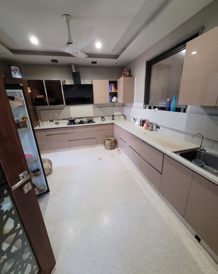 Kitchen, kirti nagar 5 Bedroom 500 Sq.Yd. Builder Floor In Kirti Nagar Delhi 8584530