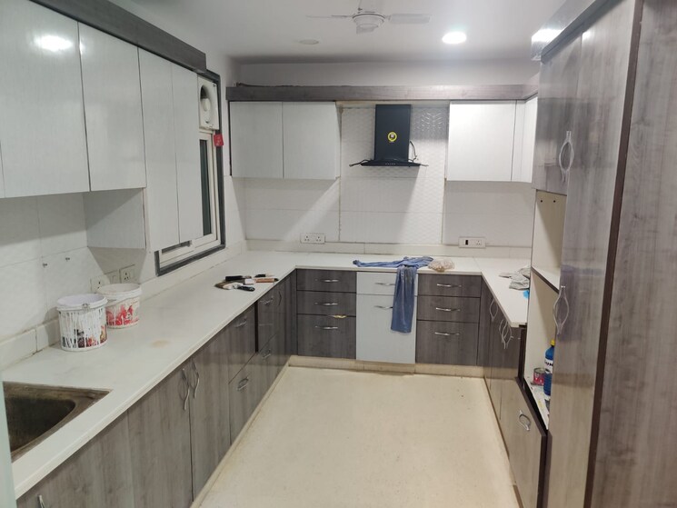 Kitchen, kirti nagar 4 Bedroom 300 Sq.Yd. Builder Floor In Kirti Nagar Delhi 8584557
