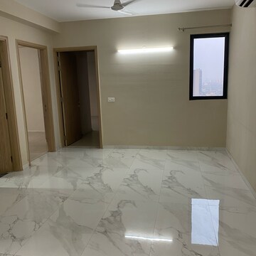 Room in 2 BHK Apartment at M3M Skywalk, Southern Peripheral Road – for Rent