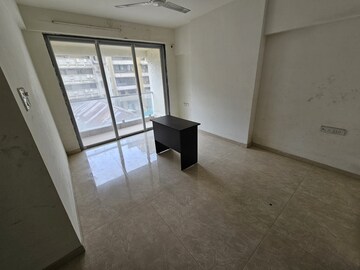 2 BHK Apartment For Sale in Hatdia Ison Height, Lower Parel