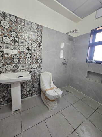 Bathroom in 2 BHK Builder Floor at Unitech Infospace, Sector 21 – for Rent