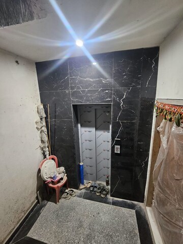 Parking in 2 BHK Builder Floor at Unitech Infospace, Sector 21 – for Rent
