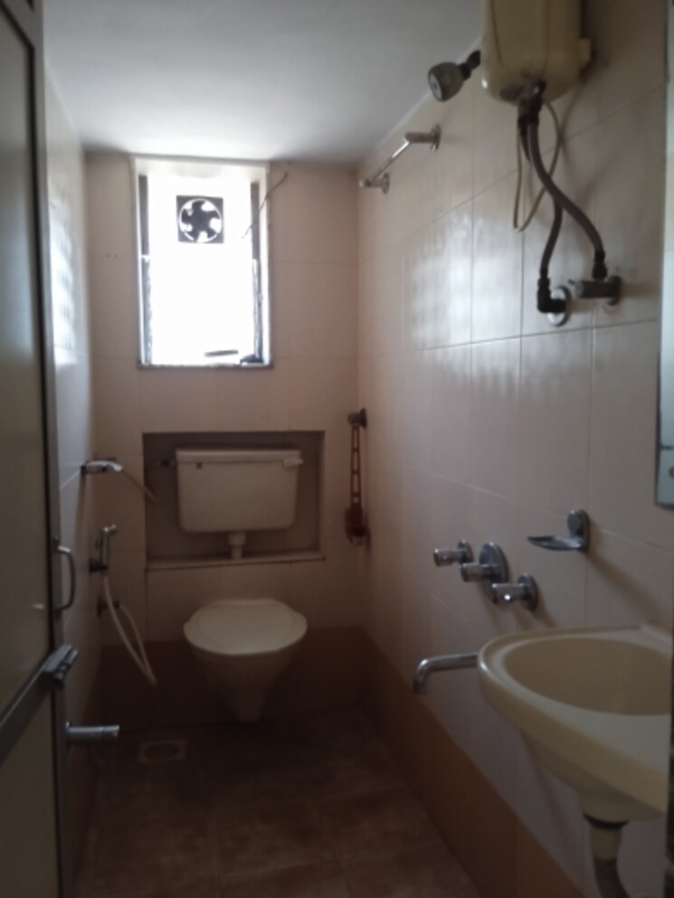 Bathroom, andheri west 1 Bedroom 570 Sq.Ft. Apartment In Andheri West Mumbai 8584650